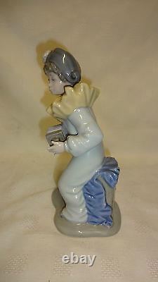 Attractive Lladro Spain Nao Figure Young Boy/Clown Playing A Concertina