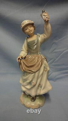 Attractive Rare Retired Lladro Spain Figure 4758 Girl With Sparrow