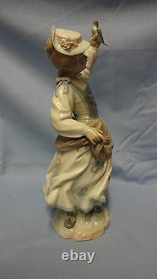 Attractive Rare Retired Lladro Spain Figure 4758 Girl With Sparrow