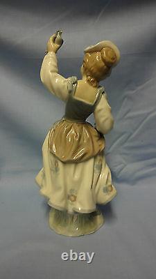 Attractive Rare Retired Lladro Spain Figure 4758 Girl With Sparrow