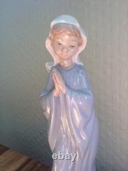BEAUTIFUL LLADRO/NAO PORCELAIN FIGURE OF PRAYING GIRL MARY 27cm
