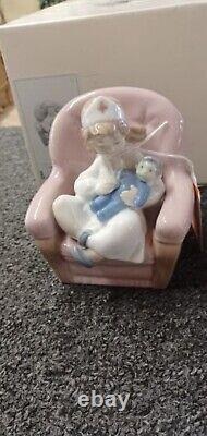 BEAUTIFUL RARE Lladro NAO Playing Nurse Figurine Girl Antique Pink Chair Collect