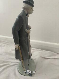 Beautiful Genuine Lladro #5677 Elderly Gentleman With His Wife Figurine