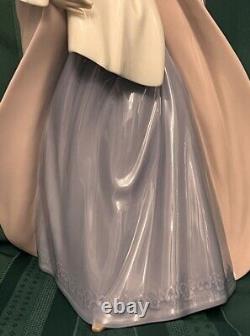 Beautiful LLadro NAO A Mother's Touch Porcelain Figurine Number # 1300