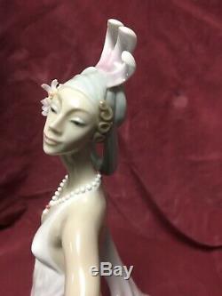 Beautiful Large Lladro Figurine Grand Dame #1568 Retired 1992 Ex Con