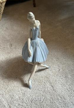 Beautiful Lladro Ballerina #4559 Mint Condition No Box 15 Tall