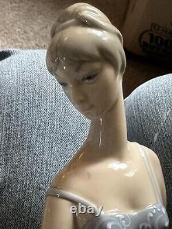 Beautiful Lladro Ballerina #4559 Mint Condition No Box 15 Tall