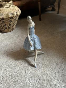 Beautiful Lladro Ballerina #4559 Mint Condition No Box 15 Tall