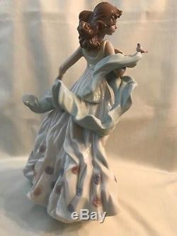 Beautiful Lladro Figurine Summer Serenade