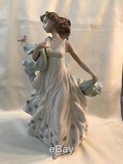 Beautiful Lladro Figurine Summer Serenade