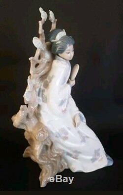Beautiful Lladro Large Retired Geisha Girl Figurine. 4807 & Boxed