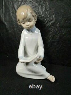 Beautiful Lladro NAO Boy Reading Figure Scarce Piece