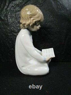 Beautiful Lladro NAO Boy Reading Figure Scarce Piece