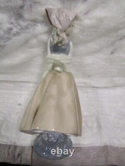 Beautiful Lladro NAO Graceful, Windswept Girl With Basket Scarce