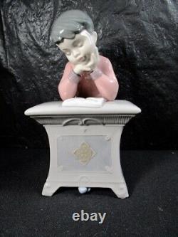 Beautiful Lladro NAO My First Class Figure Scarce Piece In Box