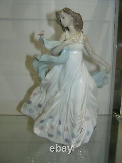 Beautiful Lladro Porcelain Summer Serenade #6193 Girl With Bird Flowing Shawl
