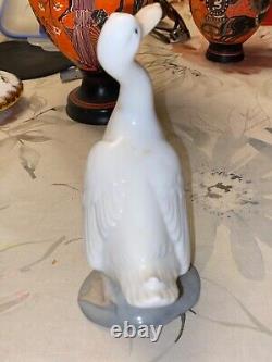 Beautiful Nao hand made porcelain goose figure/ ornament by LLadro