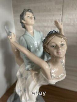 Boxed NAO LLADRO BALLET DANCERS FIGURE DANCING ON A CLOUD 400 FRANCISCO CATALA