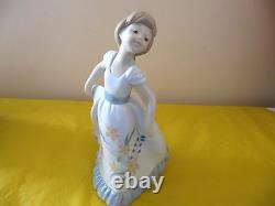 C. 2004 NAO LARGE GIRL FLOWERS DECORATED DRESS FIGURINE/FIGURE tall 8.5, in VGC