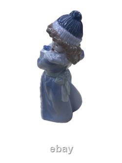 COL 02 NAO Porcelaine Figure with packages