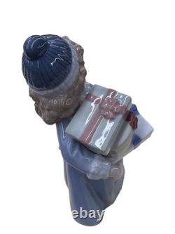 COL 02 NAO Porcelaine Figure with packages