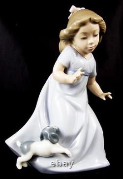 Cute Lladro Nao Figure Girl Running with Puppy 1027