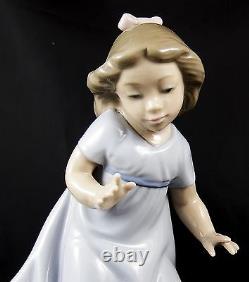 Cute Lladro Nao Figure Girl Running with Puppy 1027