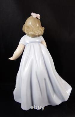 Cute Lladro Nao Figure Girl Running with Puppy 1027