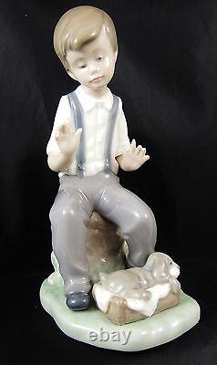 Cute Lladro Nao Figure Homesick Friend Boy with Puppy 1079