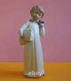 DECORATIVE FIGURINE Girl in Nightdress with Alarm Clock NAO LLADRO SPAIN