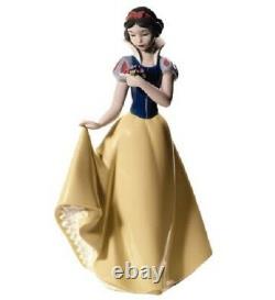 Disney Nao Porcelain By Lladro Figurine Snow White 02001680 Was £150 Now £127.50