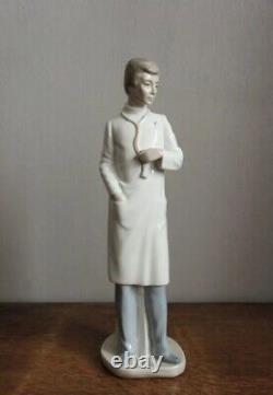 Doctor Figurine NAO Lladro Spain Statue Large Handmade Sculpture Collectable Art
