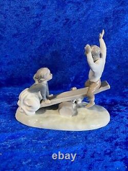 Glossy Lladro Nao See Saw # 4867 Mint 8 x 9 x 4