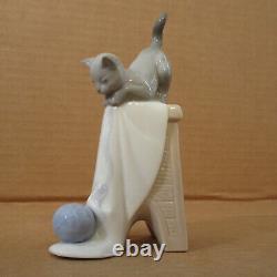 HTF Nao Daisa by Lladro Cat Kitten Playtime Figurine 2007 Yarn Ball Stool 1592