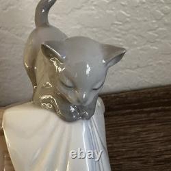 HTF Nao Daisa by Lladro Cat Kitten Playtime Figurine 2007 Yarn Ball Stool 1592