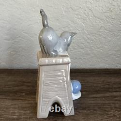 HTF Nao Daisa by Lladro Cat Kitten Playtime Figurine 2007 Yarn Ball Stool 1592