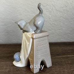 HTF Nao Daisa by Lladro Cat Kitten Playtime Figurine 2007 Yarn Ball Stool 1592