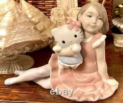 Hello Kitty X NAO LLADRO Figurine WithBox Mint Condition Free Shipping Fr JPN N137