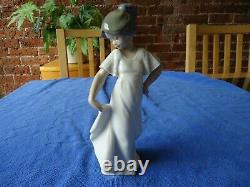 Job lot 4 porcelain china figurines figures Nao Lladro as mint MAY SPLIT