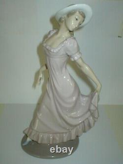 LARGE 11.3/4in LLADRO NAO FIGURE ELEGANT LADY IN PINK DRESS WITH HAT FIGURINE