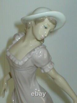 LARGE 11.3/4in LLADRO NAO FIGURE ELEGANT LADY IN PINK DRESS WITH HAT FIGURINE