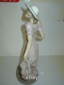 LARGE 11.3/4in LLADRO NAO FIGURE ELEGANT LADY IN PINK DRESS WITH HAT FIGURINE