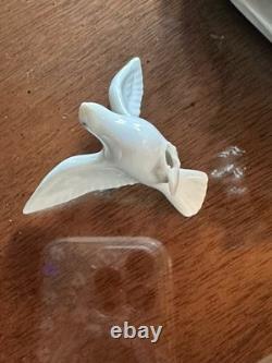 LARGE 14 Lladro Nao Porcelain Figurine Girl on Bench Feeding Birds Doves Spain