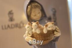LLADRO 6102 Mother's Little Helper Girl with Cat & Kittens mint withbox RARE
