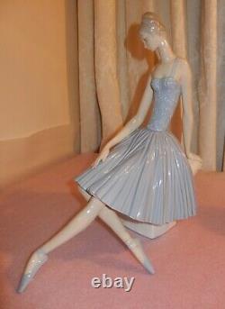 LLADRO, Beautiful Ballerina, Art at its very best, Large piece, VERY RARE