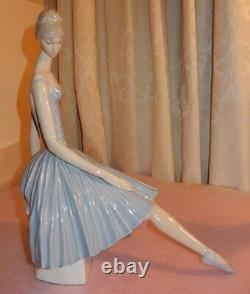 LLADRO, Beautiful Ballerina, Art at its very best, Large piece, VERY RARE