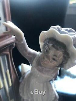LLADRO Bedtime Girl With Grandfather Clock (retired)