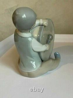 LLADRO FIGURE BOY WITH DRUM REF. 4616. Excellent condition