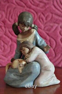 LLADRO FIGURINE Dulce Sueno -LITTLE SISTER NO. 12261 Gres