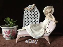 LLADRO FIGURINE No. 2048 GARDEN OF DREAMS